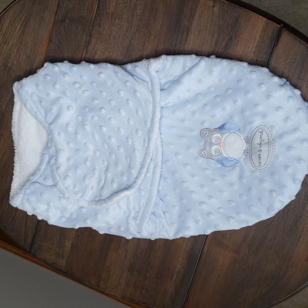 Blankets & Beyond NWOT Polar Fleece Swaddle